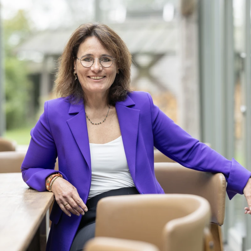 9829 Nicoline Franken