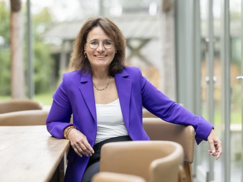 9829 Nicoline Franken